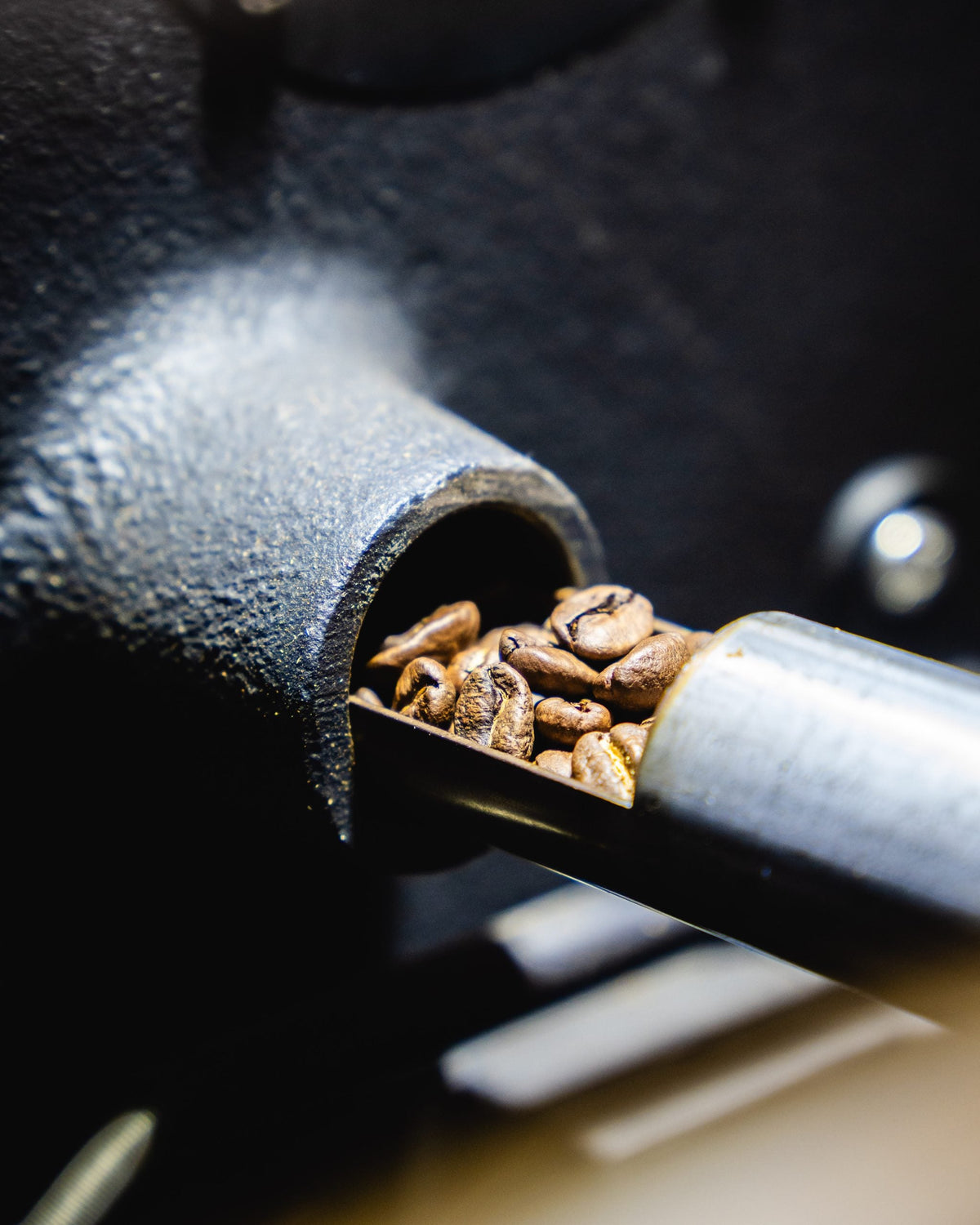 Torréfaction artisanale, industrielle, maison : qu'est-ce qui les sépare vraiment ? — Guide café de spécialité Coffao